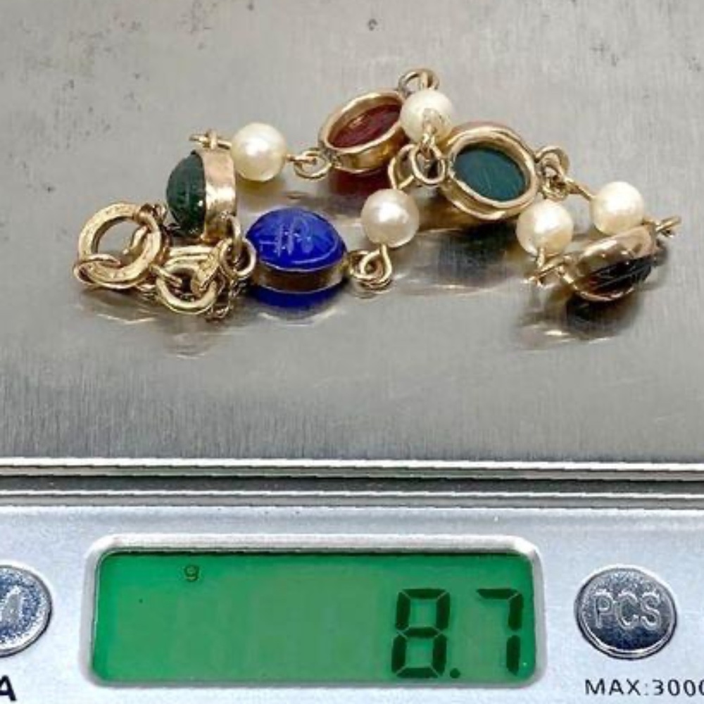 Vintage 12k Gold Filled Carved Gemstone Scarab & Cultured Pearl Bracelet 7" - Picture 3 of 6